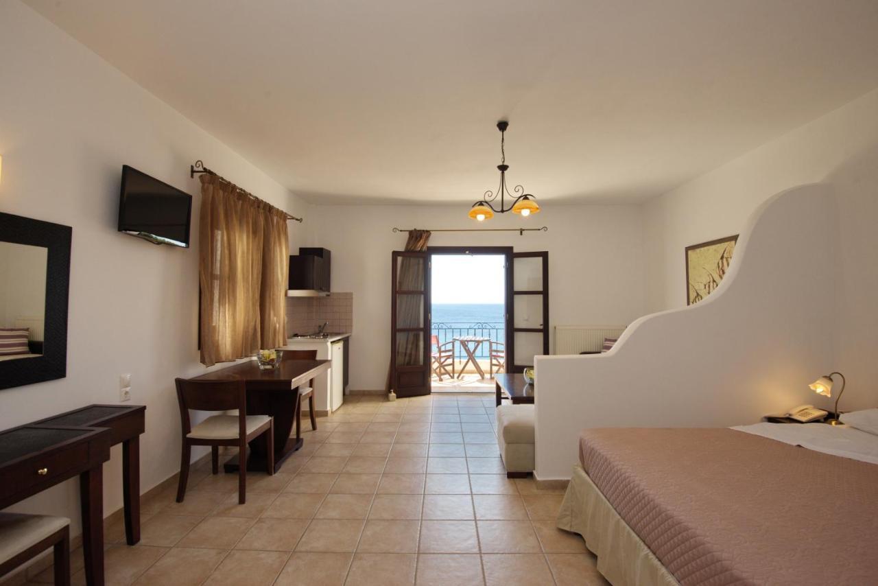 Yalis Hotel Votsi  ภายนอก รูปภาพ