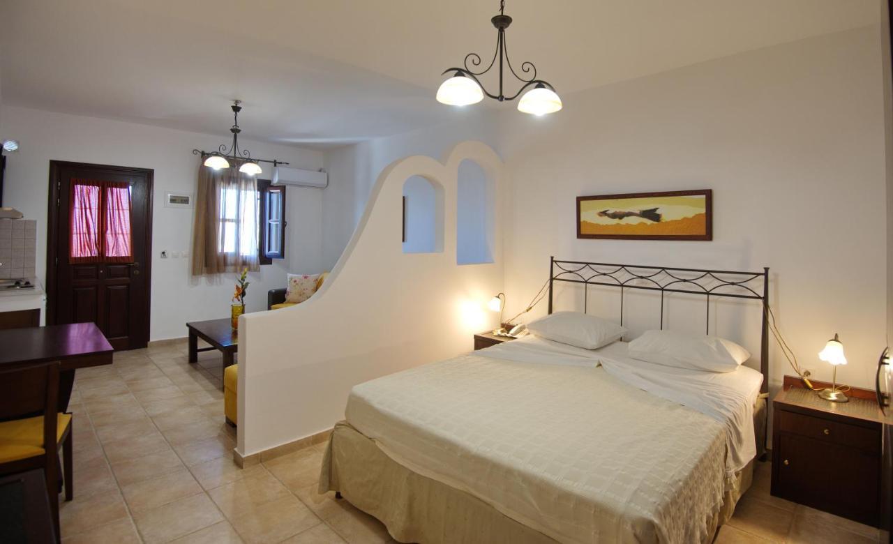 Yalis Hotel Votsi  ภายนอก รูปภาพ