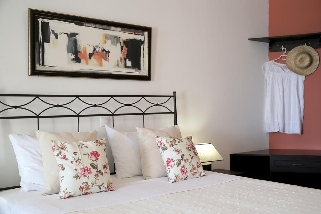 Yalis Hotel Votsi  ภายนอก รูปภาพ